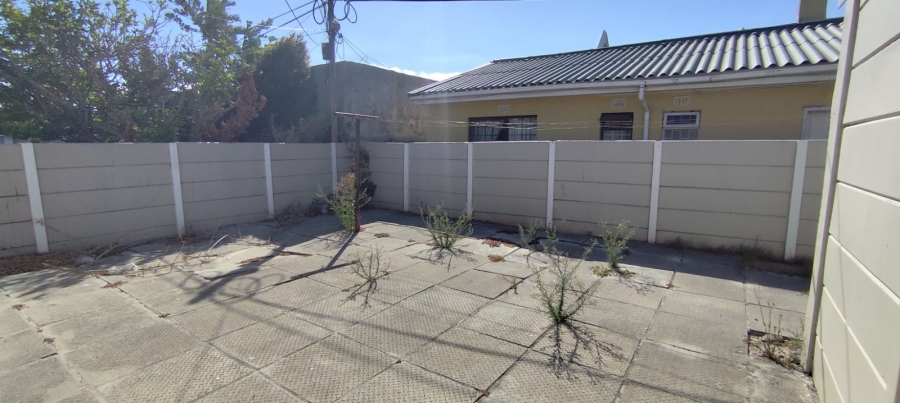 To Let 1 Bedroom Property for Rent in Grassy Park Western Cape